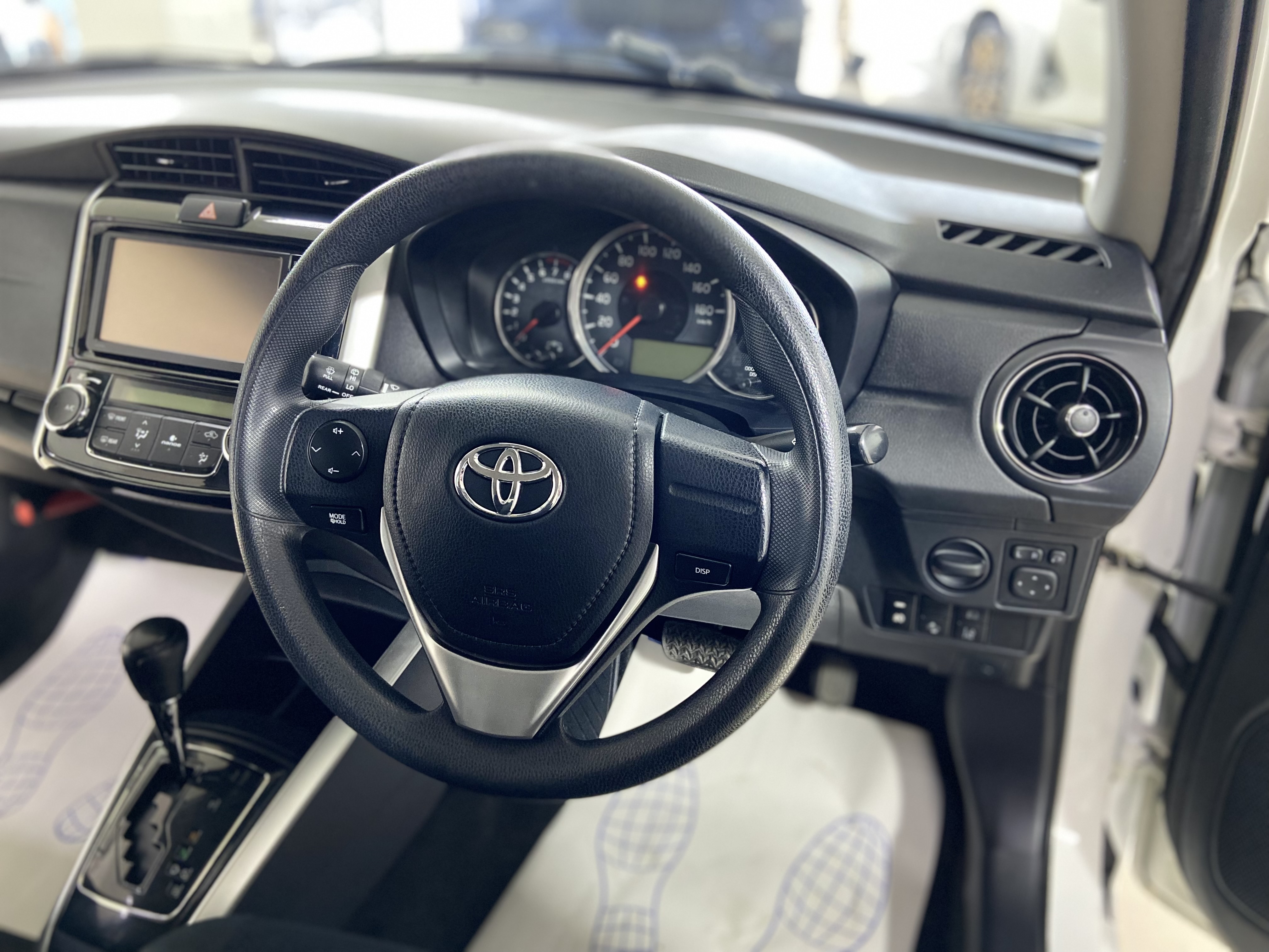 Toyota Corolla Fielder, 2015 год