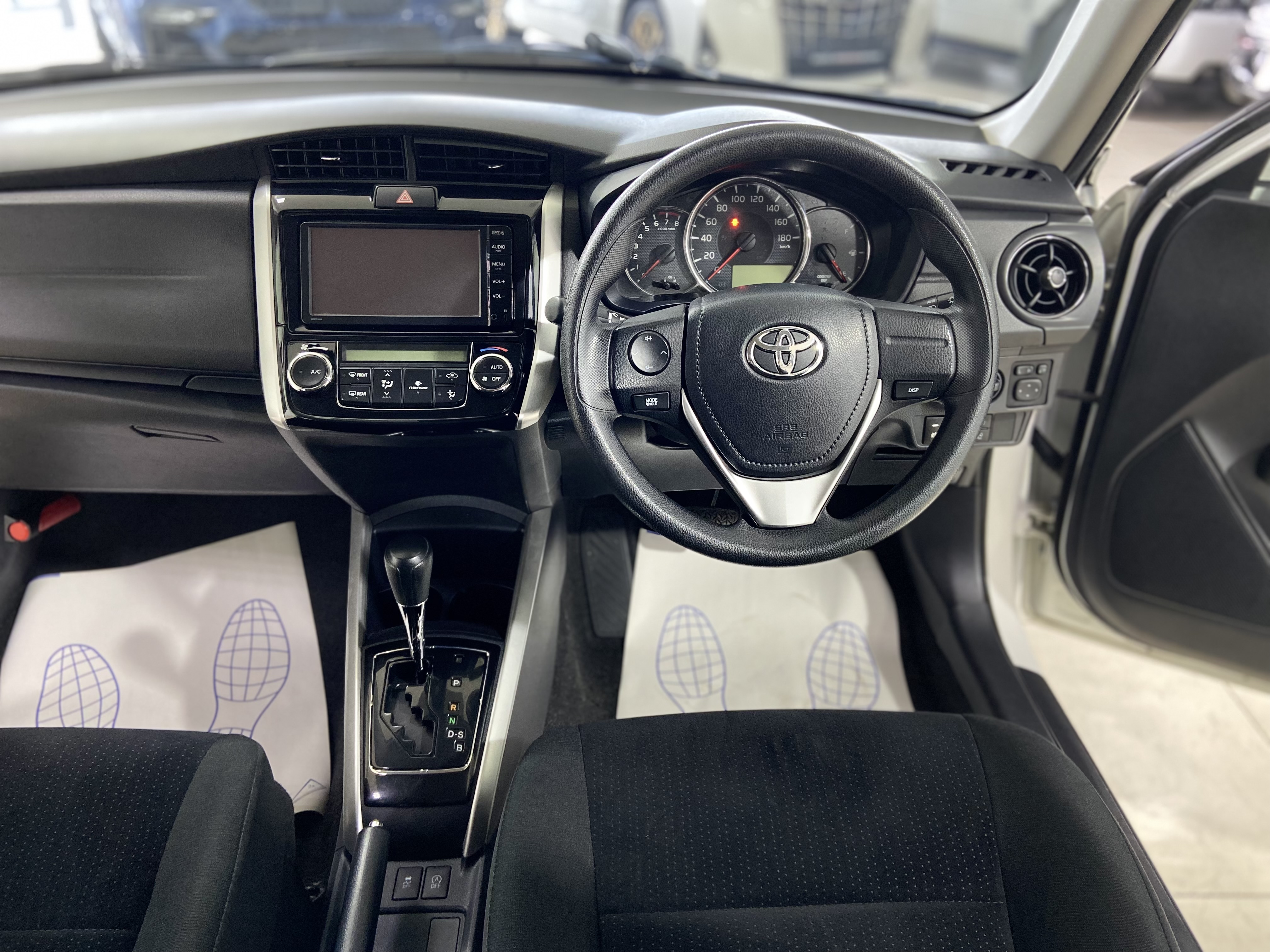 Toyota Corolla Fielder, 2015 год